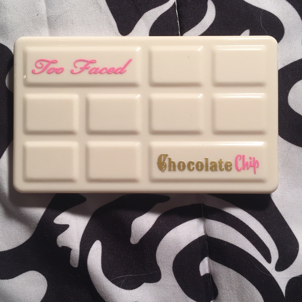 Very lightly used, own too many palettes!